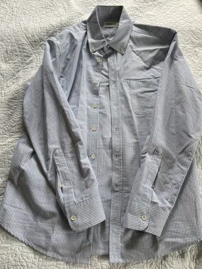 Taylor Stitch Men's Blue and White Striped Button-Up Shirt